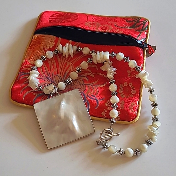 925 Silver Mother of Pearl Pendant with Handmade Beaded Necklace - Picture 6 of 6